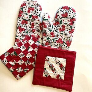 Handmade Quilted Oven Mitts + 2 Matching Pot Holders Red White Kitchen Linens